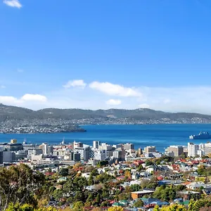 beautiful-city-harbour-views-free-parking.top-hotels-hobart.com/